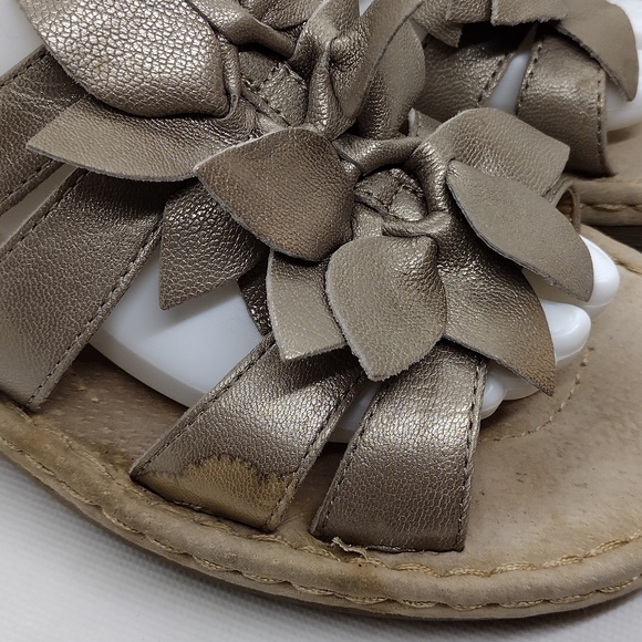 Clarks Women's Sandals in Taupe with Floral Accents - Picture 12 of 12